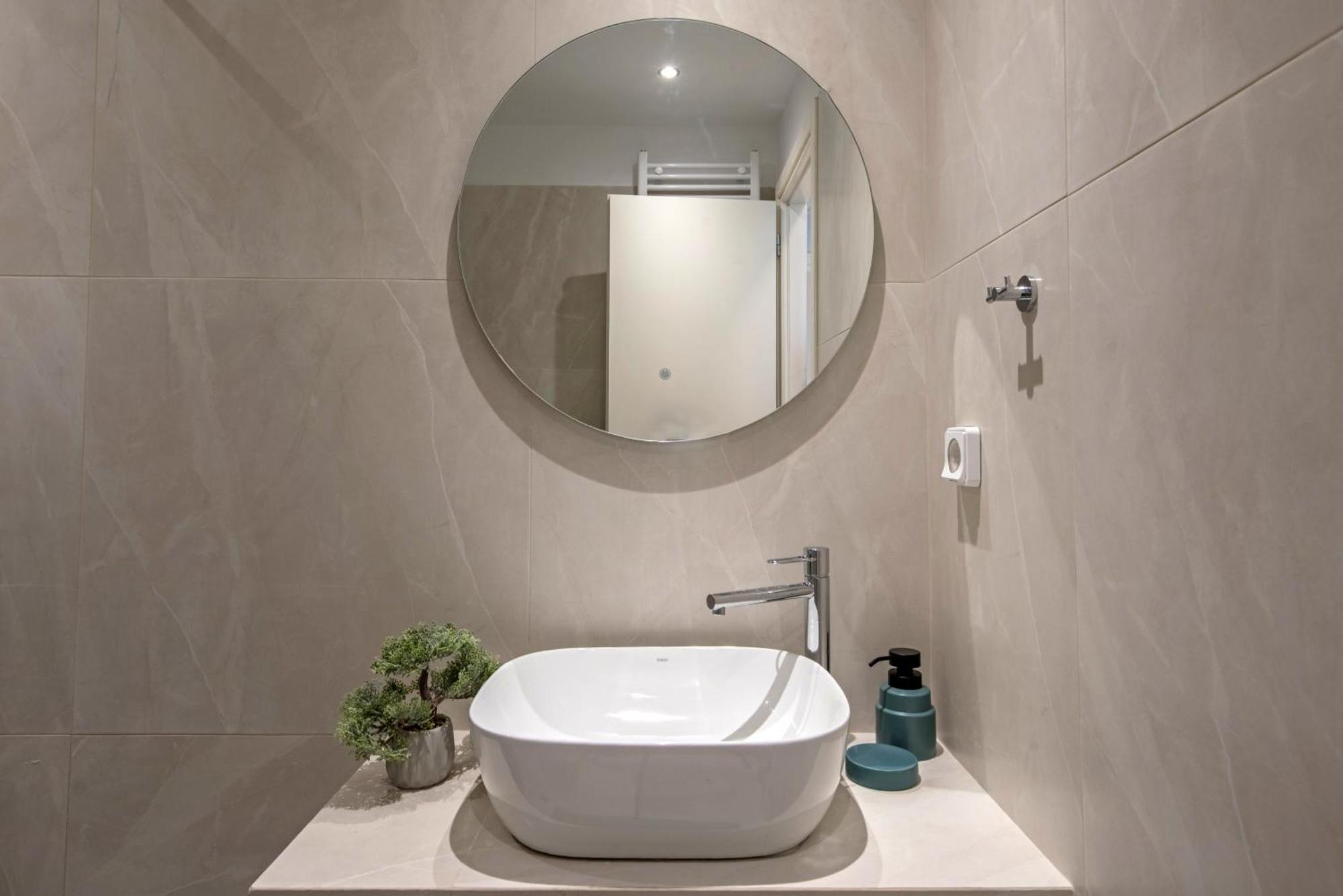 Acropolis View Apt In Koukaki เอเธนส์ ภายนอก รูปภาพ