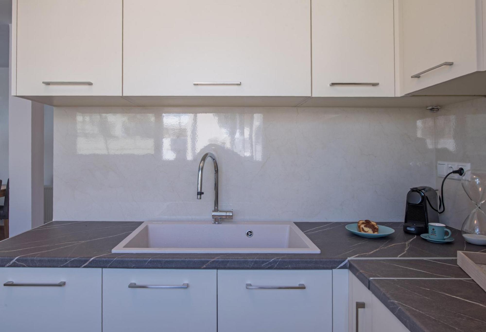 Acropolis View Apt In Koukaki เอเธนส์ ภายนอก รูปภาพ